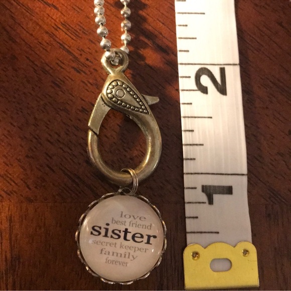 Sister Pendant Necklace with Message - Picture 3 of 7